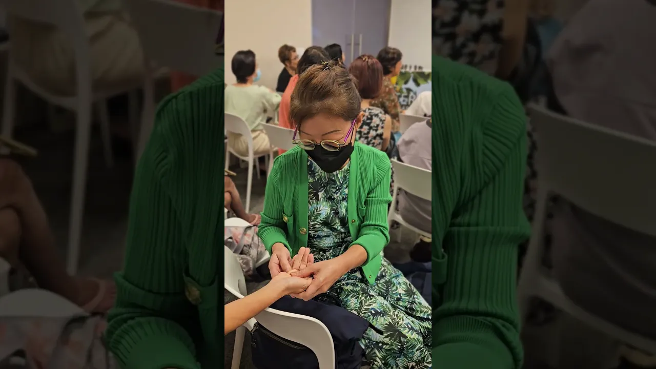 AromaTouch Hand Technique