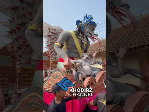 ogoh ogoh siluman garuda di desa waruroyom
