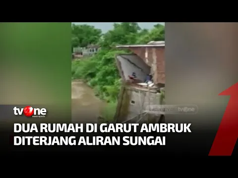 Tergerus Abrasi Aliran Sungai, Dua Rumah Warga di Garut Ambruk
