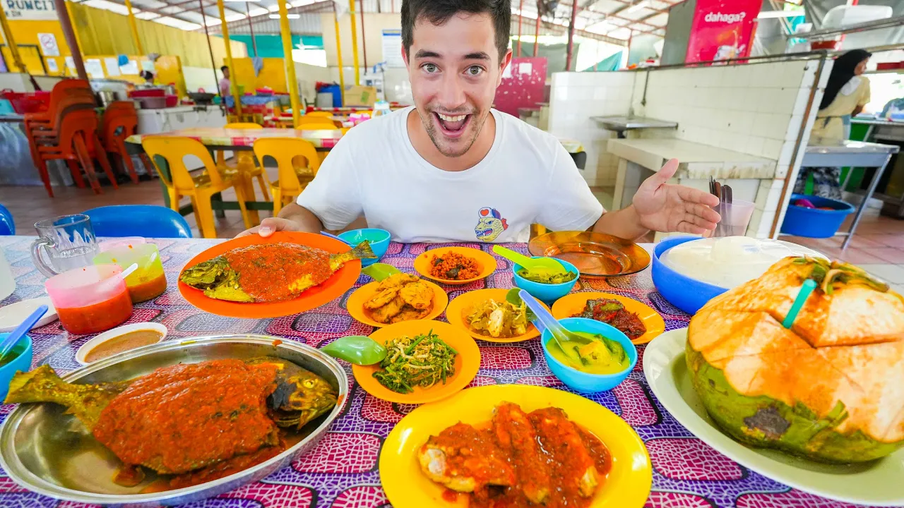 Malaysian Street Food - Crab LOLLIPOPS + BBQ Seafood Feast (Ikan Bakar) in Borneo!