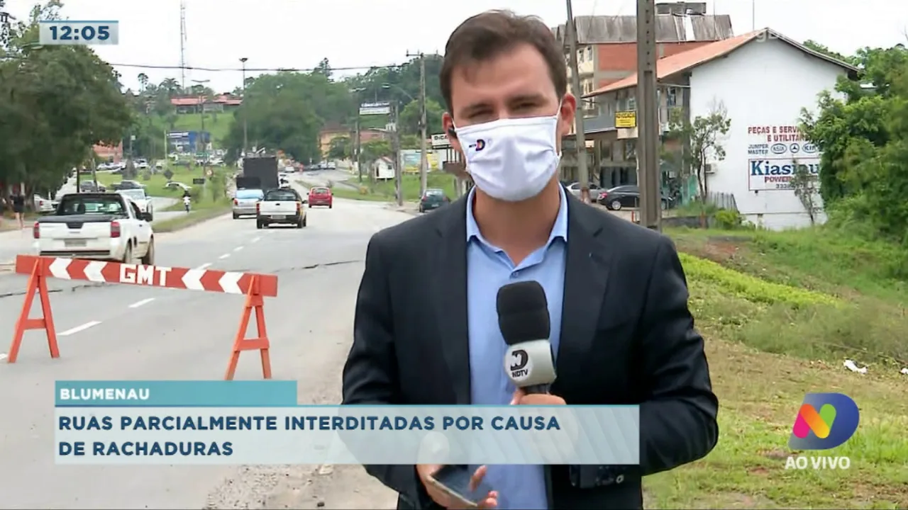 Duas ruas são interditadas em Blumenau por rachaduras no asfalto
