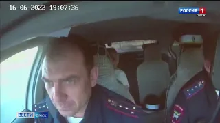 Омские госавтоинспекторы оказали помощь двухлетнему малышу