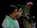Download Lagu Koi Ayega || Lata Mangeshkar \u0026 Usha Mangeshkar || Live In Pune || (Professor-1962)