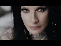 Download Lagu Laura Pausini - QUEM DE NÓS DOIS (Official Video)
