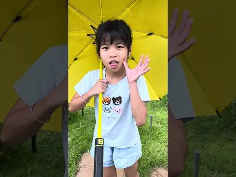Lovely girl 👶🏻🥰 Umbrella song #shorts