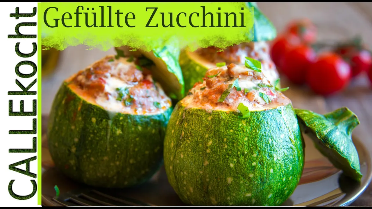 
          
          
          
            
            Gefüllte Zucchini mit Hackfleisch auf Tomatensoße im Backofen - Rezept
          
        . 