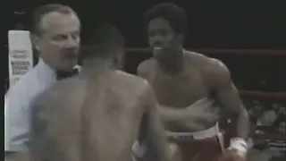 Aaron Davis vs Tyrone Moore