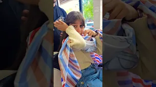 بكيت مابدها تقص شعرها 