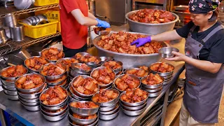 Grandma's Recipes in a Courtyard House! Braised Pork Belly, Fried Pork Knuckle/三合院裡的客家手路菜！梅干扣肉、椒鹽豬腳