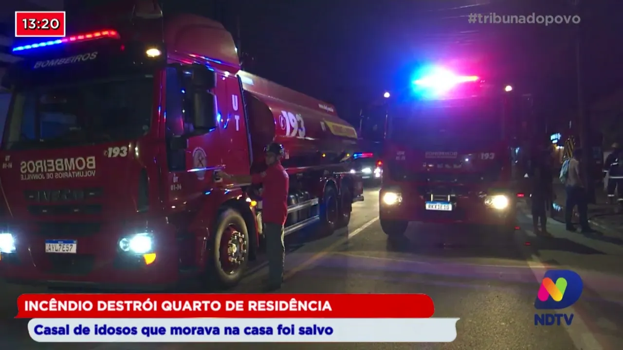 Incêndio destrói quarto de residência, casal de idosos que morava na casa foi salvo