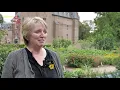 Lagu Chefkok Nel Schellekens in de moestuin van kasteel Doorwerth