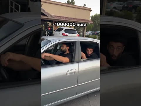 كنت بسوق عادي… لحد ما حصل ده! 😳
