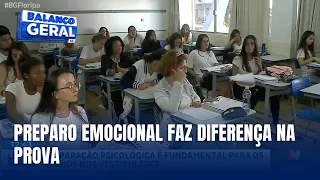 Apoio emocional se torna essencial para alunos lidarem com o vestibular