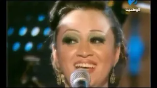 أنا كي الطير في وكري نغني 