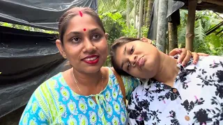 আজ সকলে নতুন ড্রেস পরে নতুন লুকে 