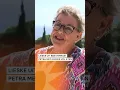 Download Lagu Lieske uit B\u0026B Vol Liefde verrast Petra met koffer vol eten | RTL Boulevard