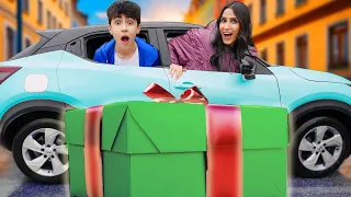 هدية ضخمة قدام باب سيارتنا ل عيد ميلاده 