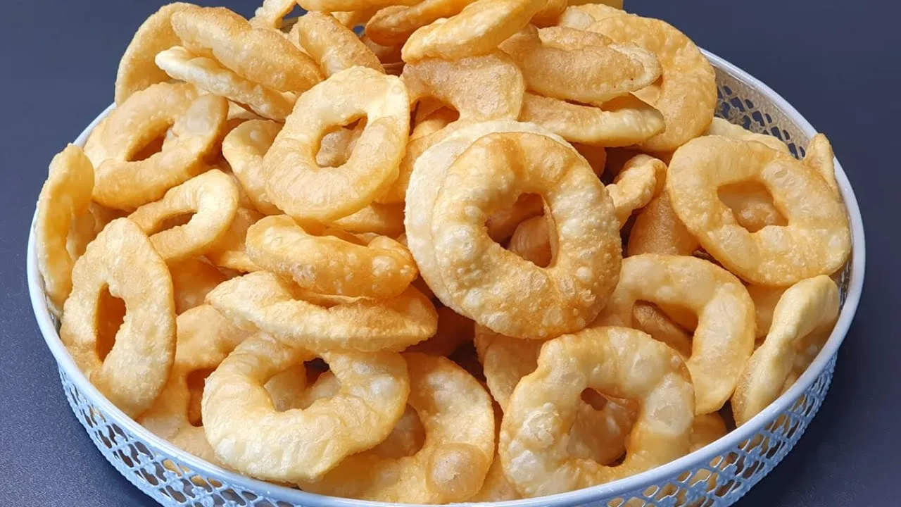 COMO FAZER PÃO DE QUEIJO  FÁCIL E DELICIOSO - RECEITA RÁPIDA E FÁCIL PARA TOMAR COM UM CAFÉZINHO