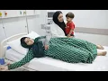 Download Lagu Tragedy: The silent pain of a mother who cannot afford the costs of treatment.