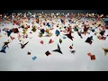 Video de formas de papel que vuelan