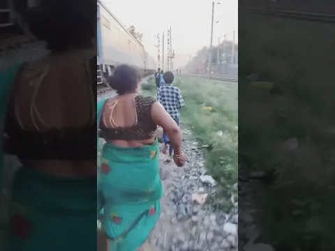 इन लोगो से स्टेशन पर बच कर रहना, वीडियो में देखें #shortsviral