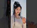 황태자 결혼 막으려 뛰어내린 가난한 소녀, 성녀로 환생해 원수들을 처단하고 잃은 모든 것을 되찾는다!
