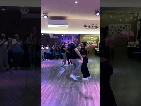 Here's a beautiful semi advanced Salsa pattern by Reggie & Melitza! We hope you ❤️ it! #ArubaSalsa