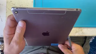 how to fix jammed power button - iPad Pro 9 7