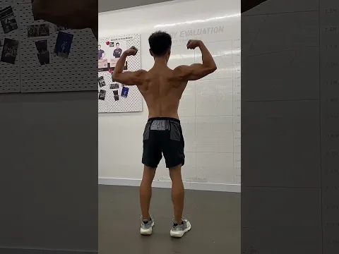 谁说男人有了娃后都会中年油腻？肌肉男爸爸们来集合了！