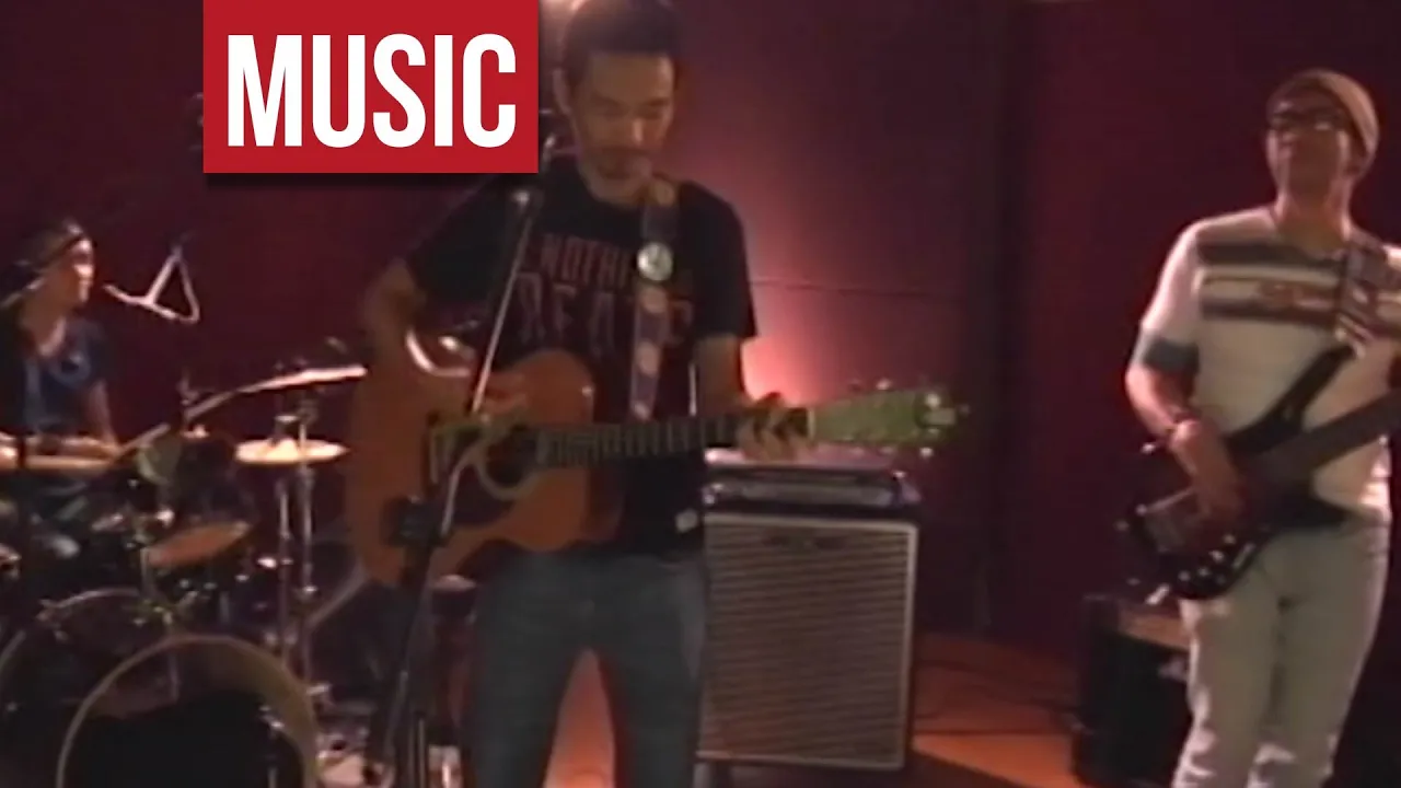 Paolo Santos Trio - "Yakap sa Dilim" Live! (APO cover)