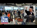 JUST IN Trump signs executive order to pay TSA agents amid DHS shutdown