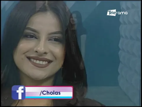 Diseños de ropa con bordados tradicionales cuencanos