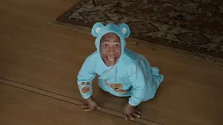 رجل قصير يتنكر ع شكل طفل رضيع ليسرق الماسة من بيت عائلة Littleman 