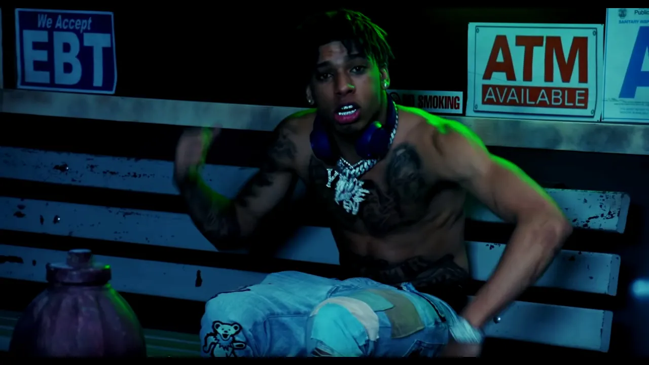 Walk em down. Walk em. Nle choppa с дредами спереди. Nle choppa фото. Nle choppa из walk em down.