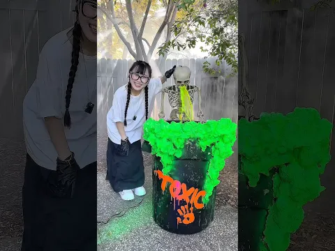 Dẫn mấy bà hàng xóm Mỹ xuống địa ngục chơi Halloween 🎃 || Nhã Bé Bắp