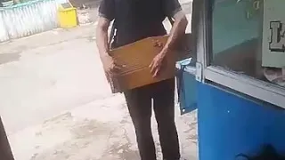 pengamen sunda bersuara emas nyanyi 3 lagu bikin ngantuk di jamin majoss 