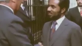 جلالة السلطان قابوس المعظم حفظه الله ورعاه في زيارة إلى بريطانيا في بداية السبعينيات 