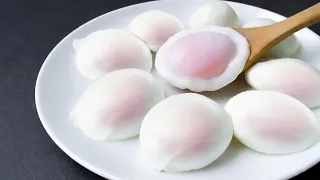 Stop frying eggs all the time - This is the perfect poached egg method for beginners