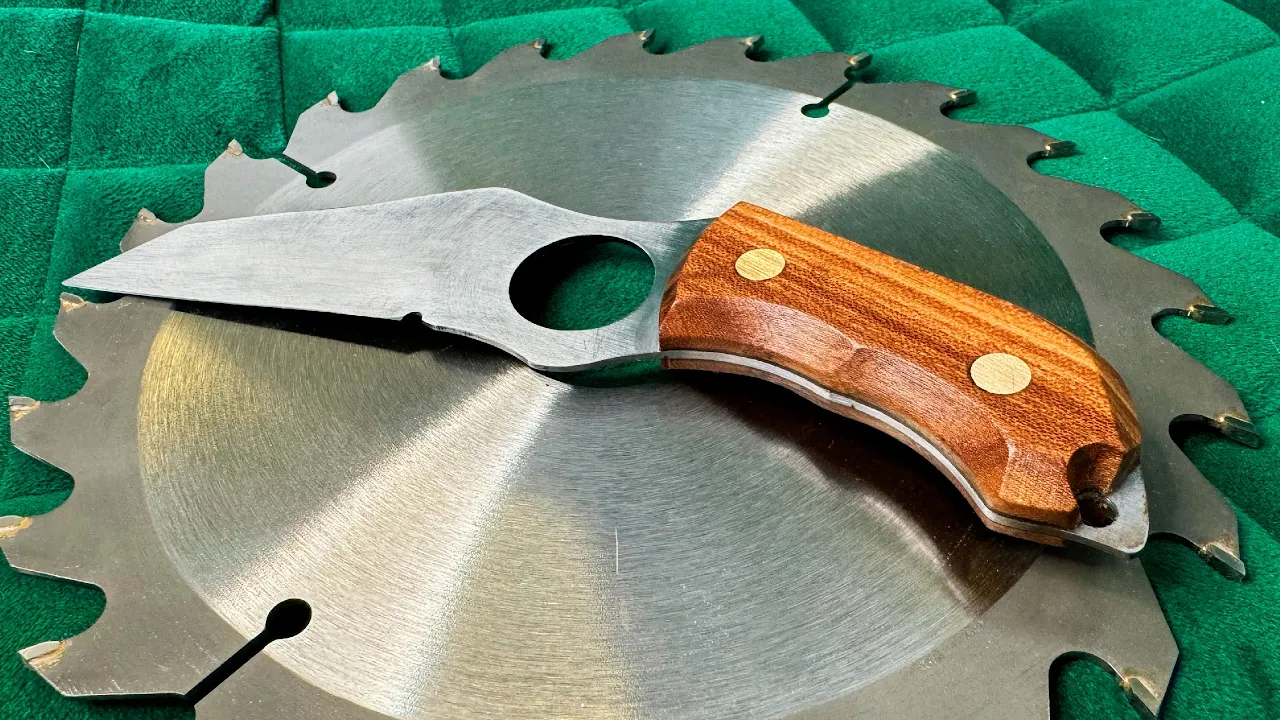 DIY Spyderco knife with fixed blade