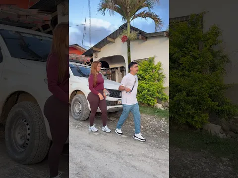 La mujer es quien manda😀