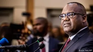 06 11 25 FÉLIX TSHISEKEDI COINCÉ PAR CORNEILLE NAANGA QUI EXIGE SON DÉPART DU POUVOIR 