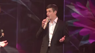 חמול על מעשך מתוך הופעה בתאטרון הבימה 