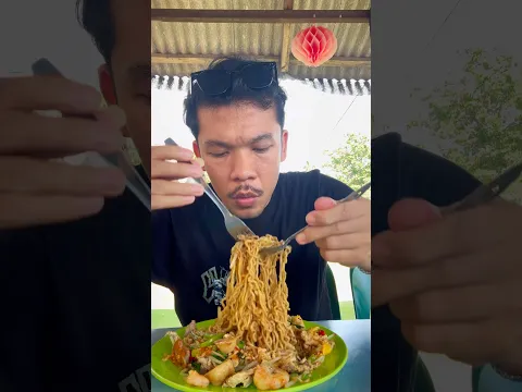 Pangsit goreng nyemek