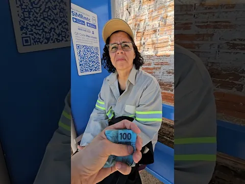 Milionário dá bolo de dinheiro para senhora com um enorme coração #humor #vaiprofy #viral video P2