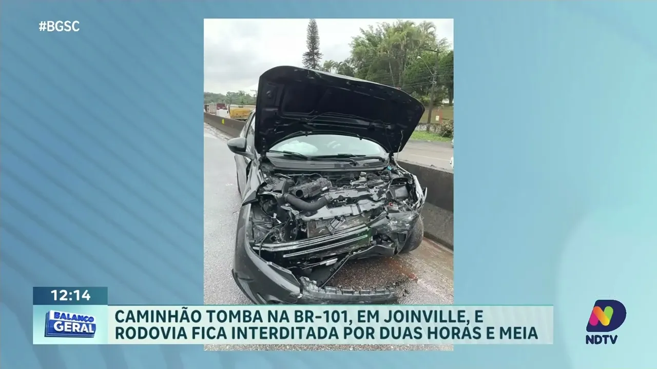 Acidente com caminhão causa interdição da BR-101 em Joinville por 2 horas