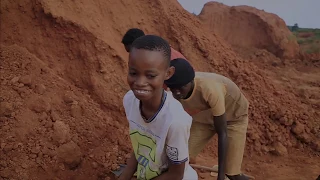 Download O BOY \u0026 GAMBIAN CHILD FT GEE -ALINGMAKOYE- Official Video MP3