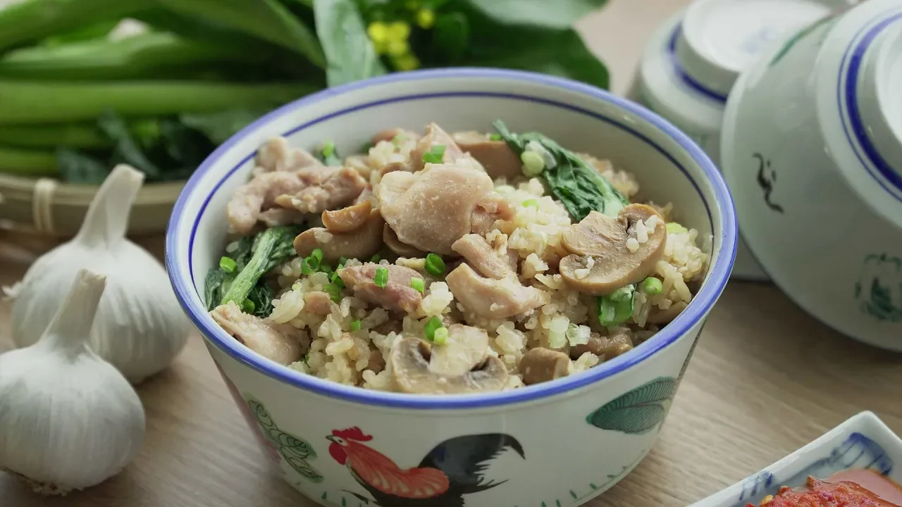 One Pot Chicken and Rice with Mushroom -    Easy Rice Cooker Cooking Recipes