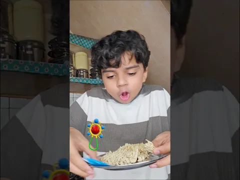 Behan ke noodles par bhai ki nazar 😂 #shorts #funny #noodles #bhaibehan #sraoster