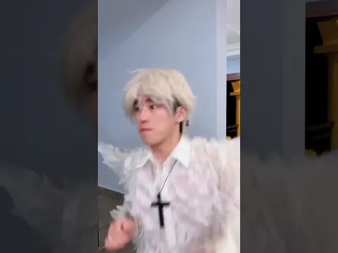 天使被男天使欺负，还好有天使照顾。#天使 #小丑 #超人不会飞
