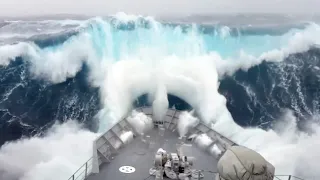 SHIP VS MASSIVE WAVES